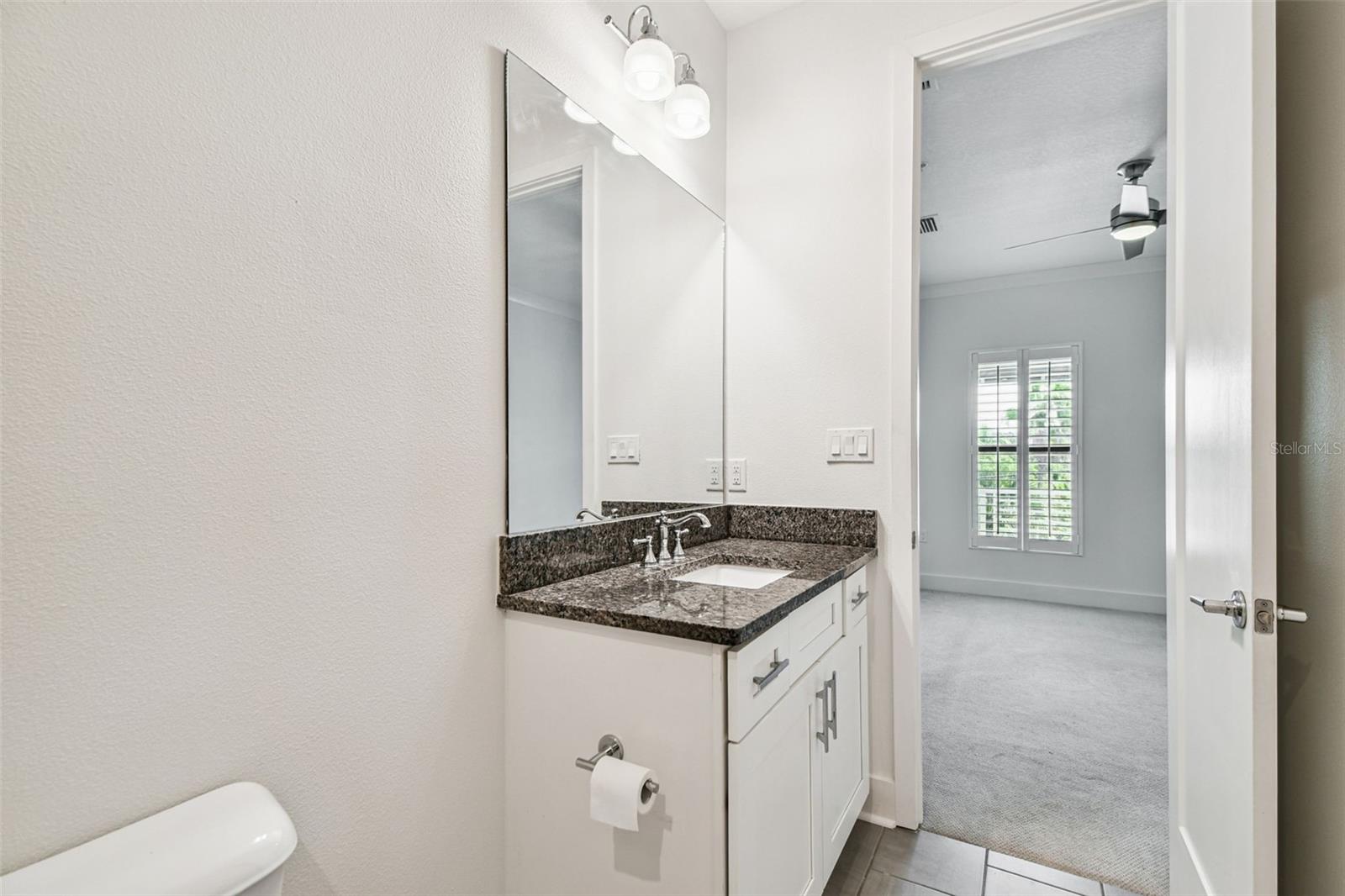 HIGHLAND TWNHMS - Residential Lease