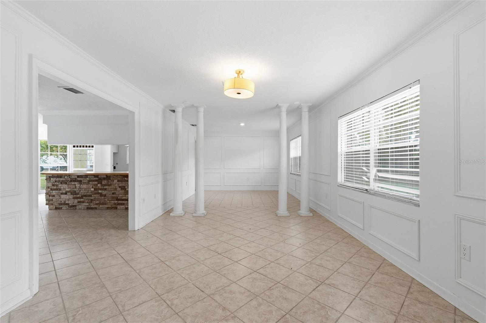 1303 WALLWOOD DRIVE