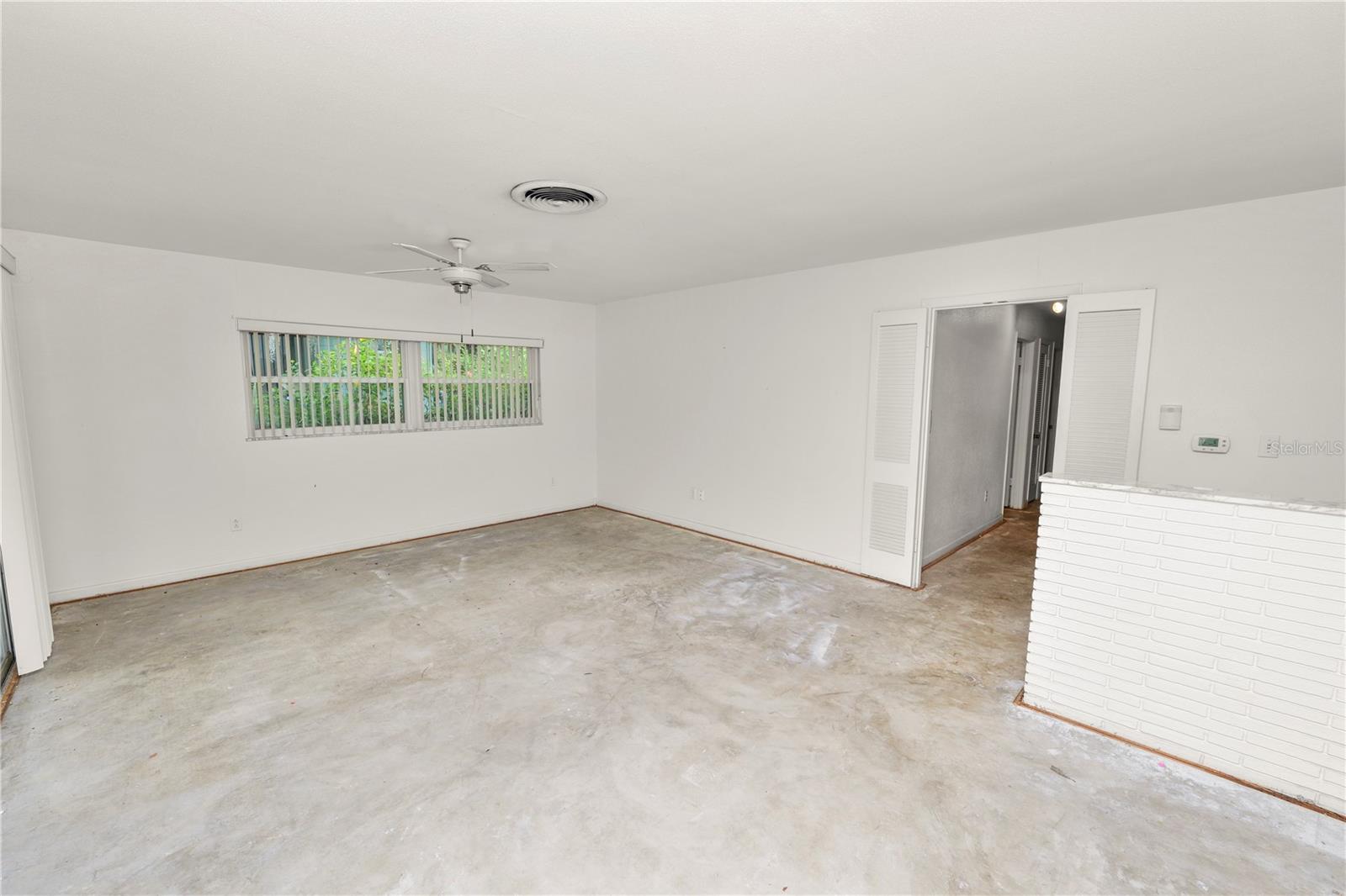 EASTON MANOR - Residential