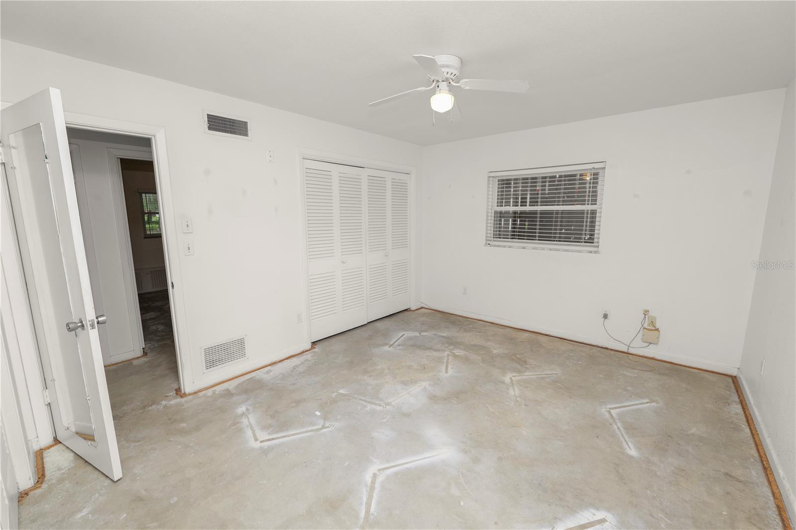 EASTON MANOR - Residential