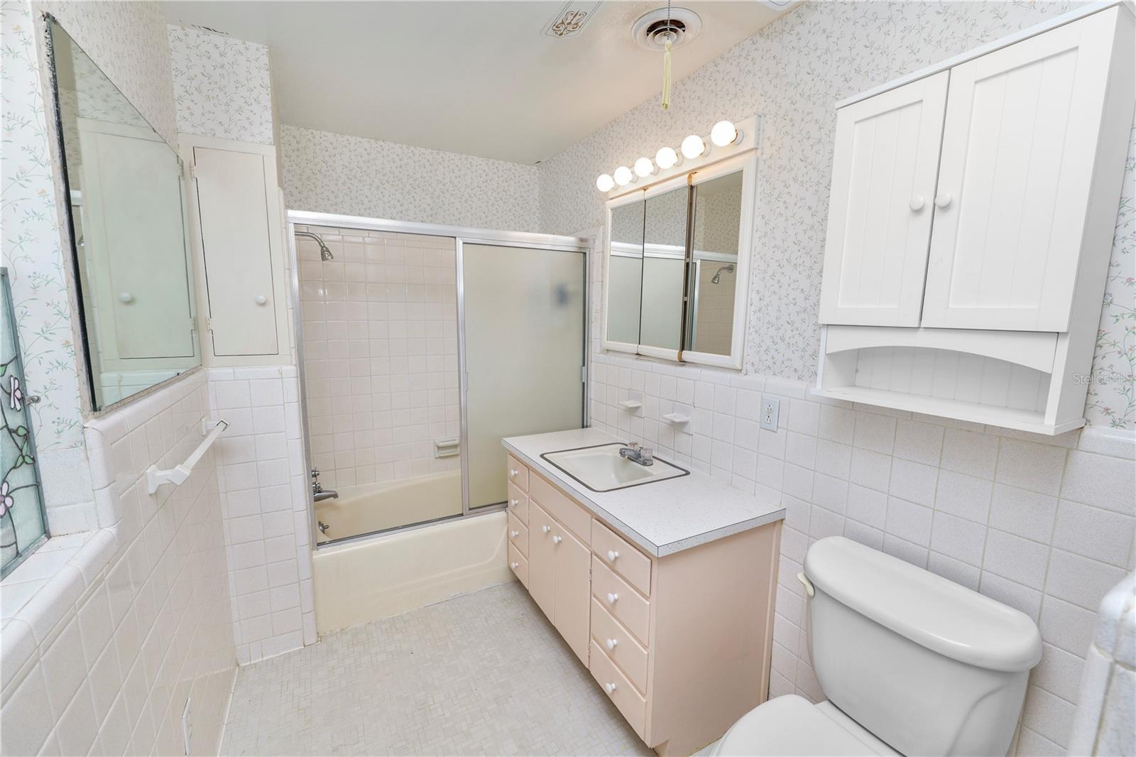 EASTON MANOR - Residential