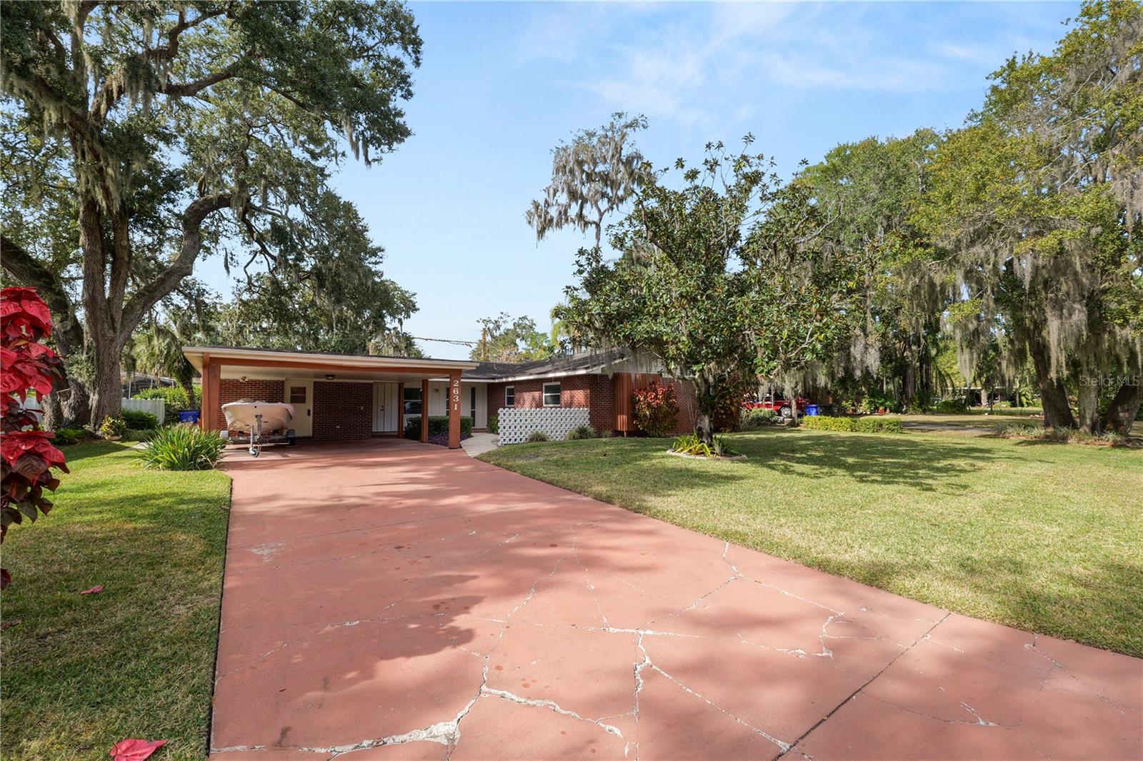 EASTON MANOR - Residential