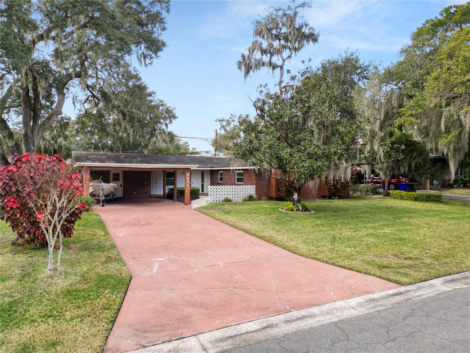 EASTON MANOR - Residential