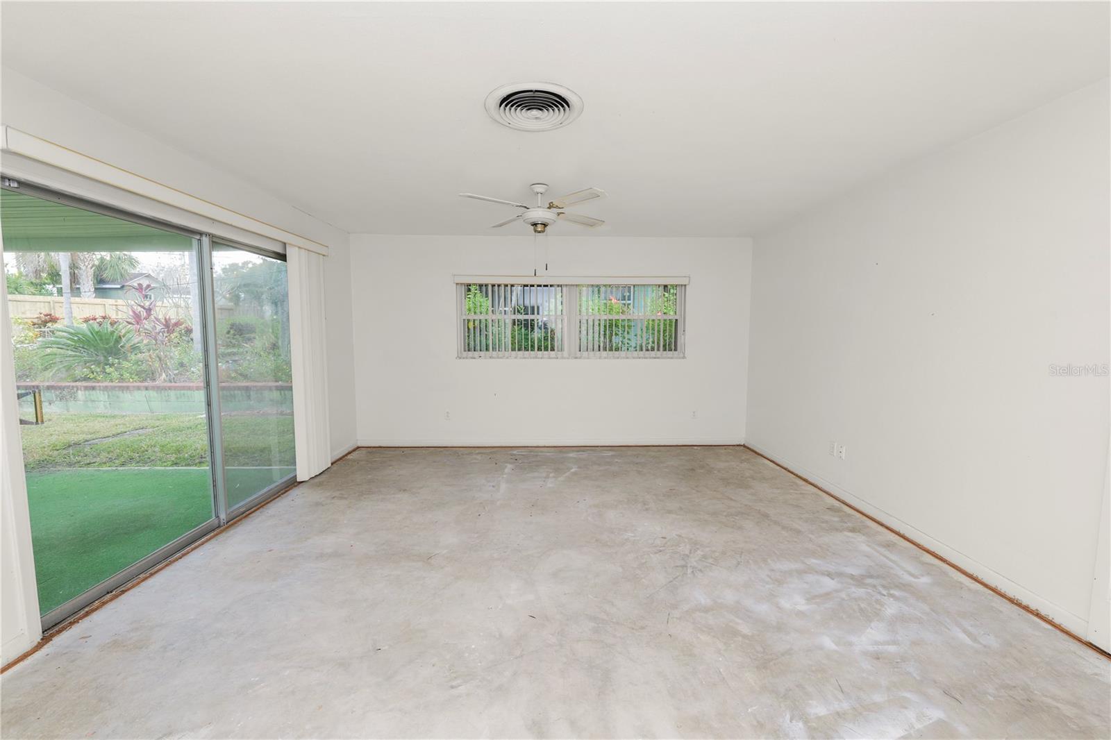 EASTON MANOR - Residential