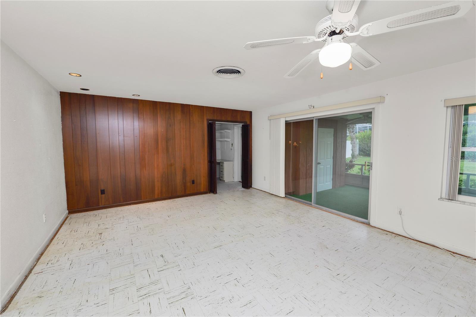 EASTON MANOR - Residential