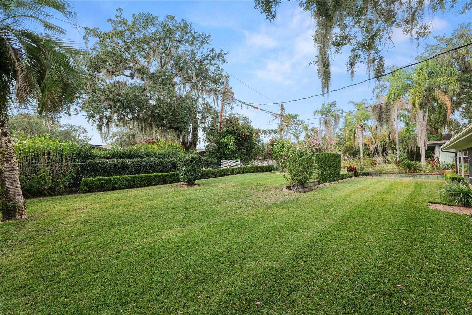 EASTON MANOR - Residential