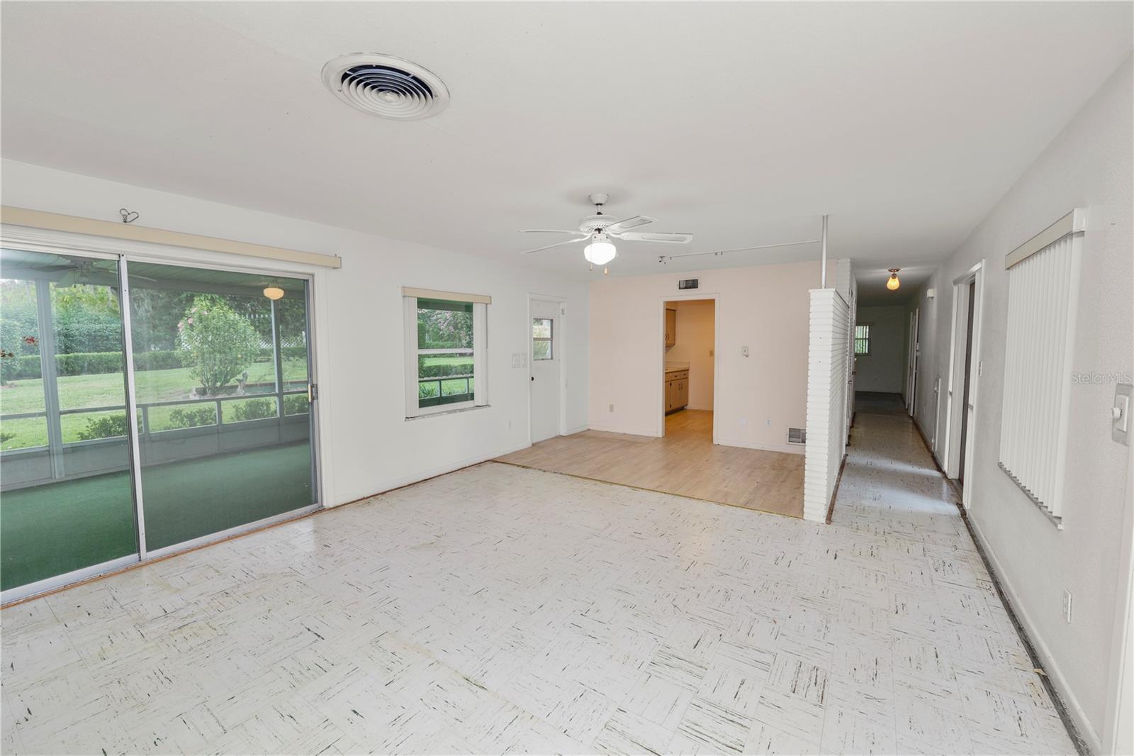 EASTON MANOR - Residential