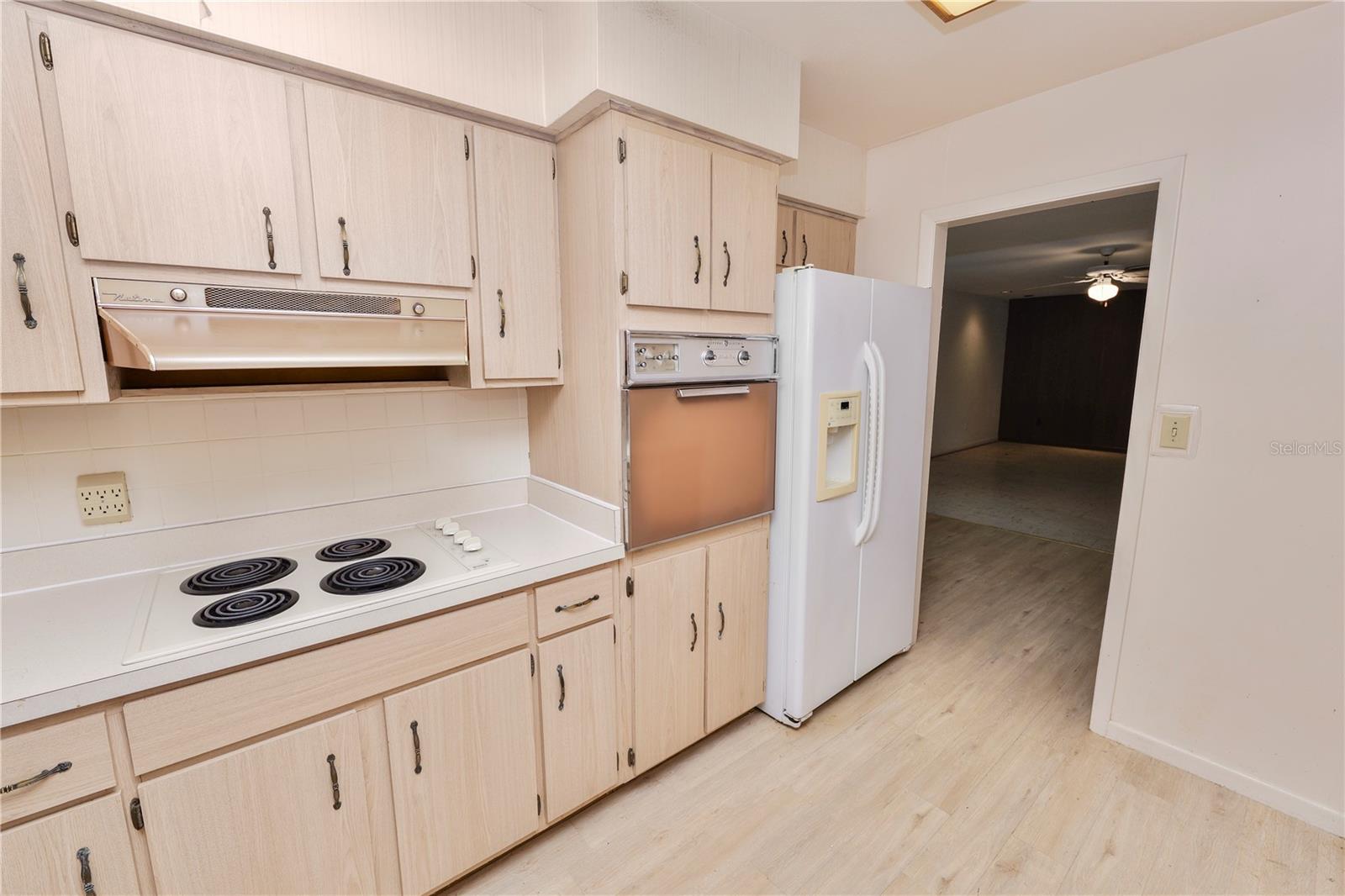 EASTON MANOR - Residential