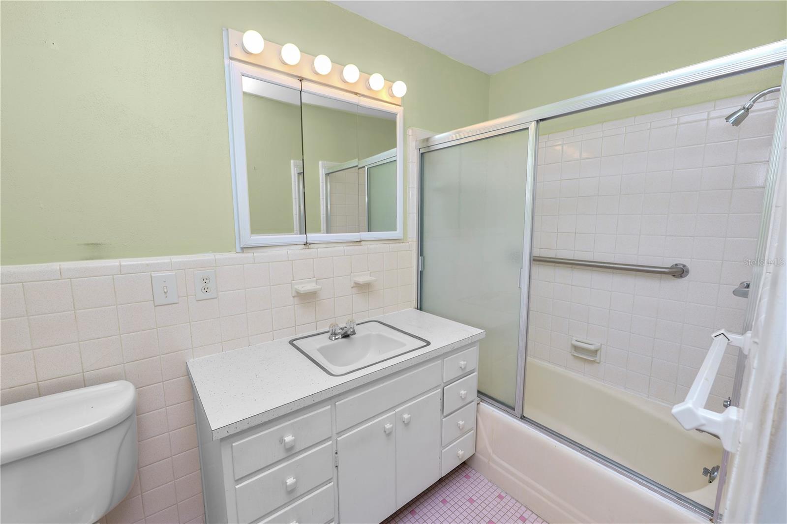 EASTON MANOR - Residential