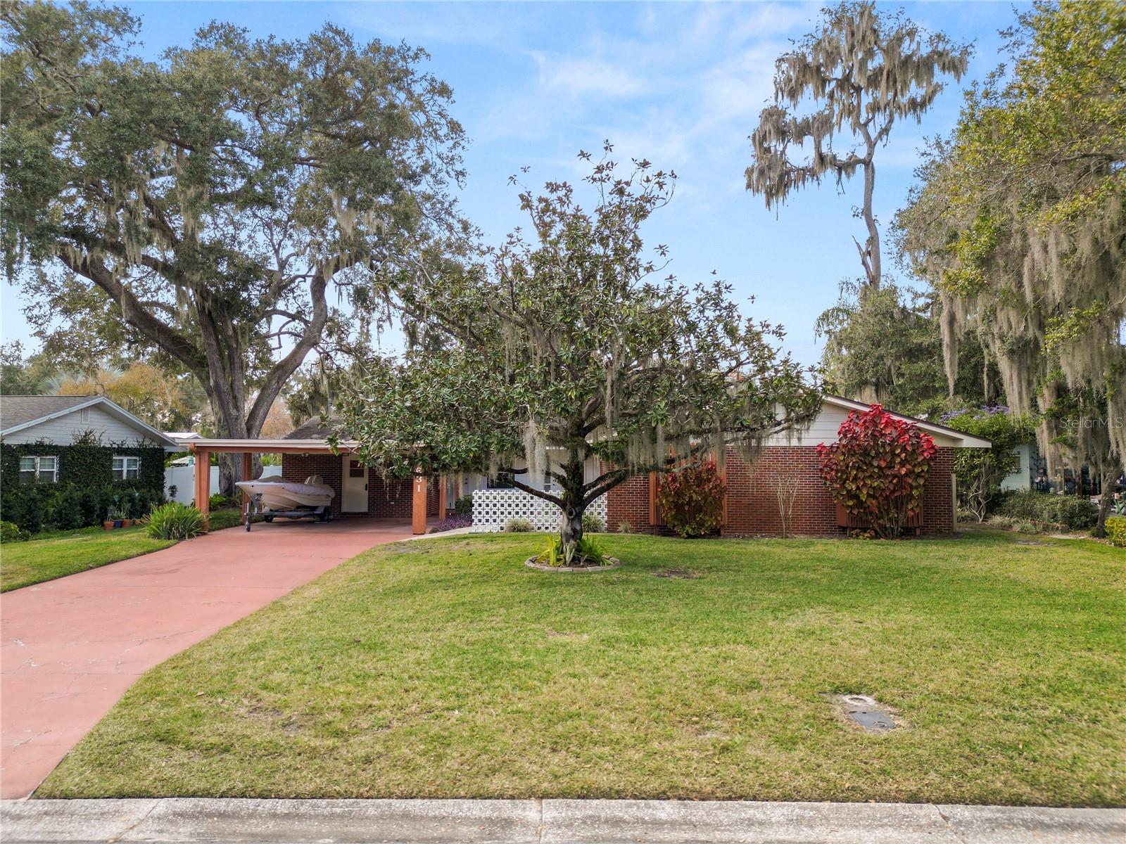 EASTON MANOR - Residential