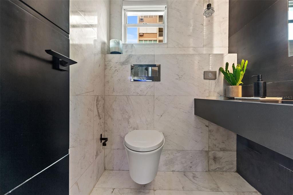 CARRION COURT PLAZA - Residential