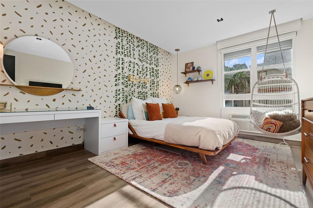 CARRION COURT PLAZA - Residential