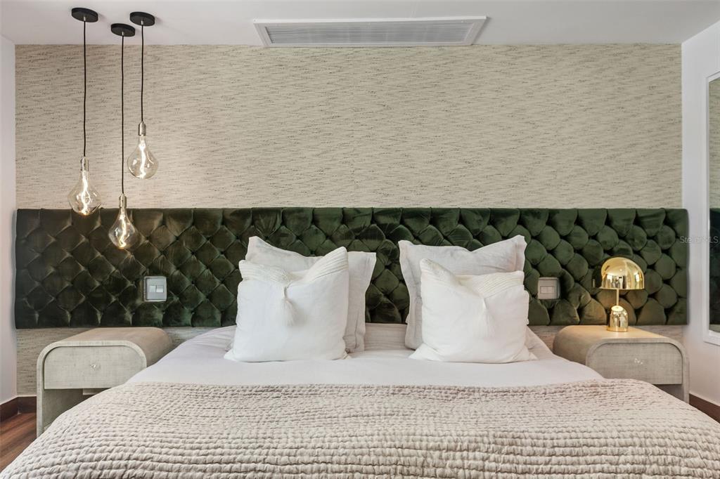 CARRION COURT PLAZA - Residential