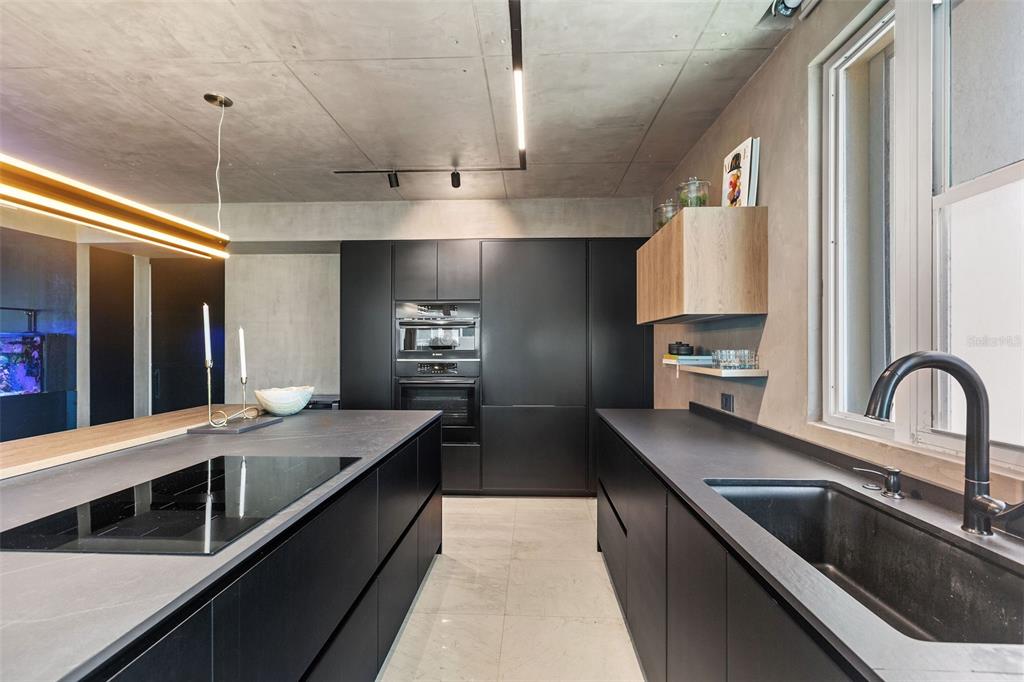 CARRION COURT PLAZA - Residential