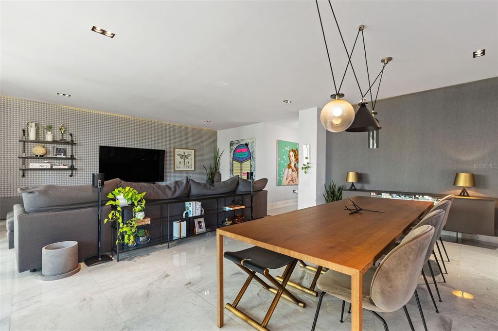 CARRION COURT PLAZA - Residential