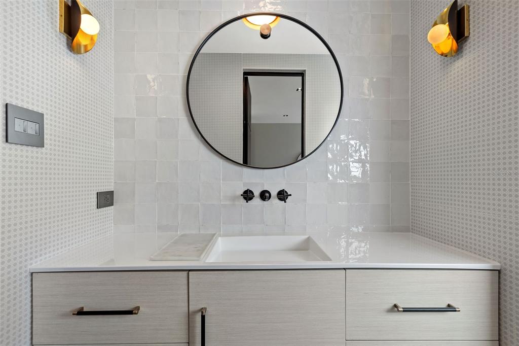 CARRION COURT PLAZA - Residential