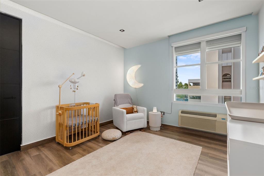 CARRION COURT PLAZA - Residential