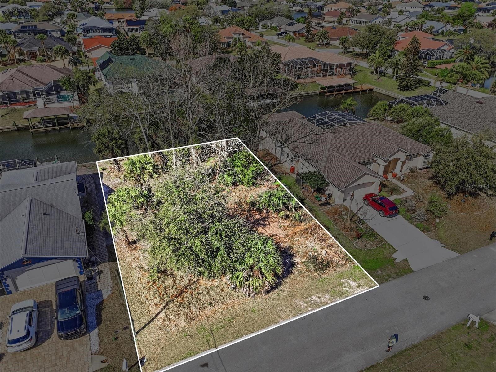 35 CORAL REEF COURT N