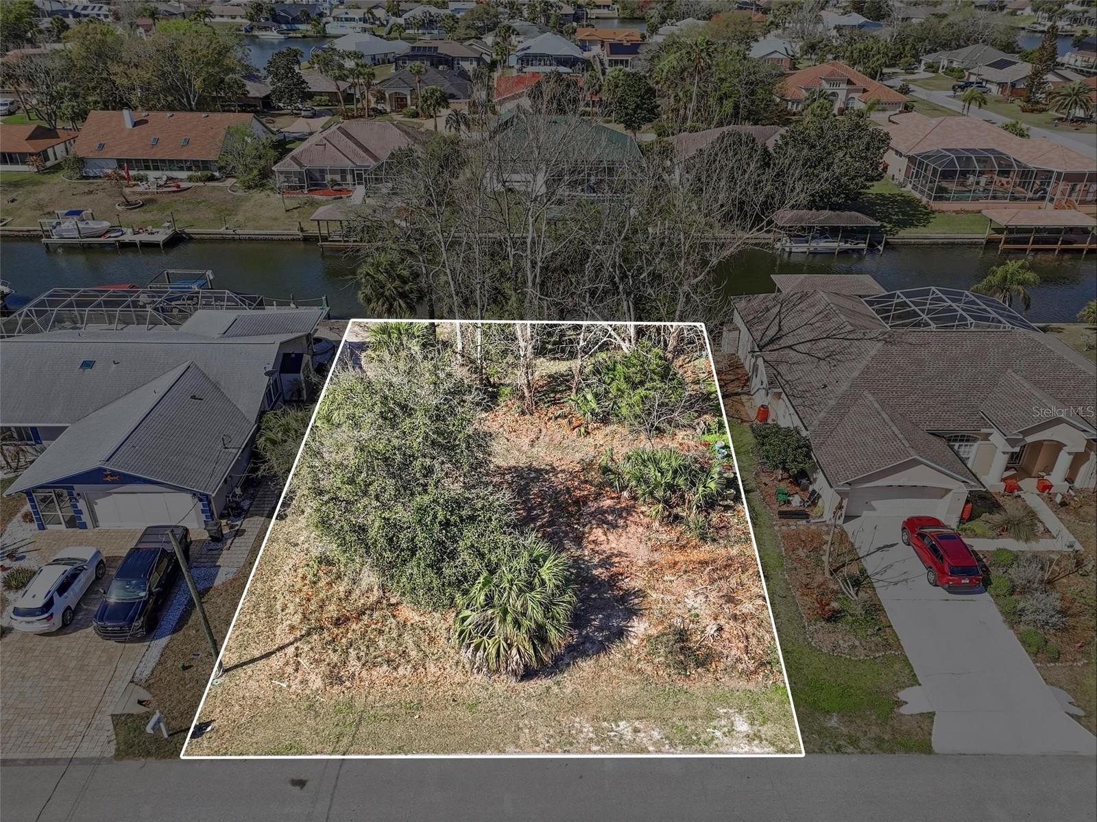 35 CORAL REEF COURT N