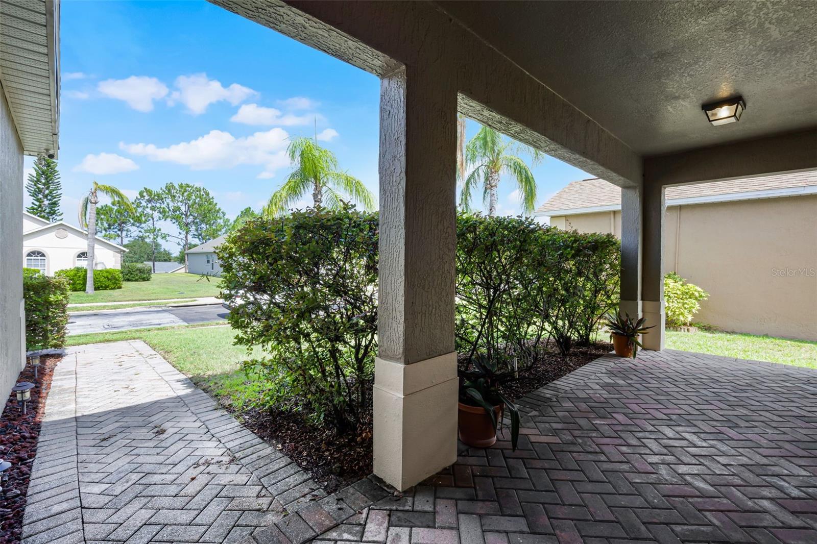806 KNIGHTSBRIDGE CIRCLE