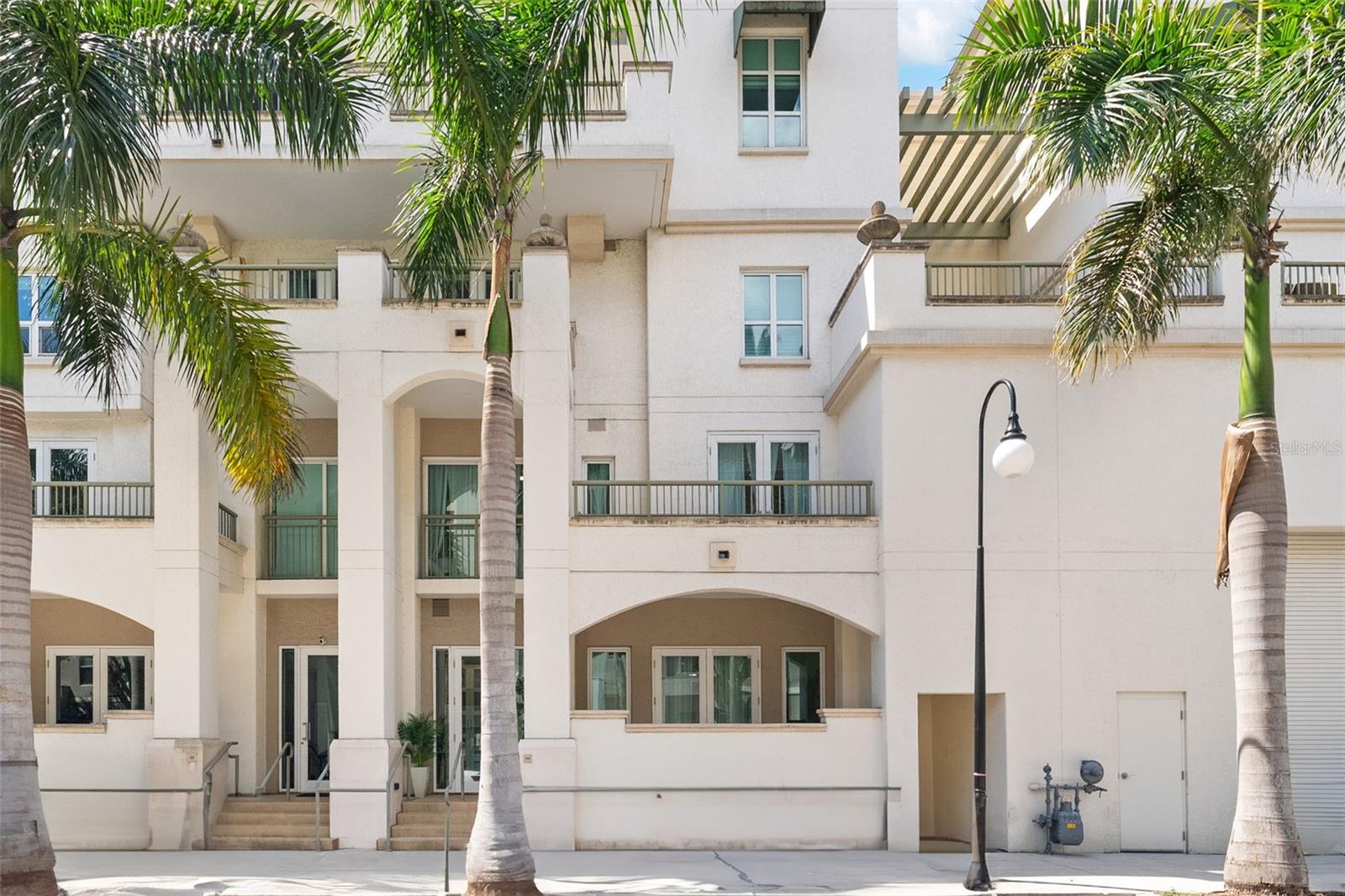 450 KNIGHTS RUN AVENUE 104