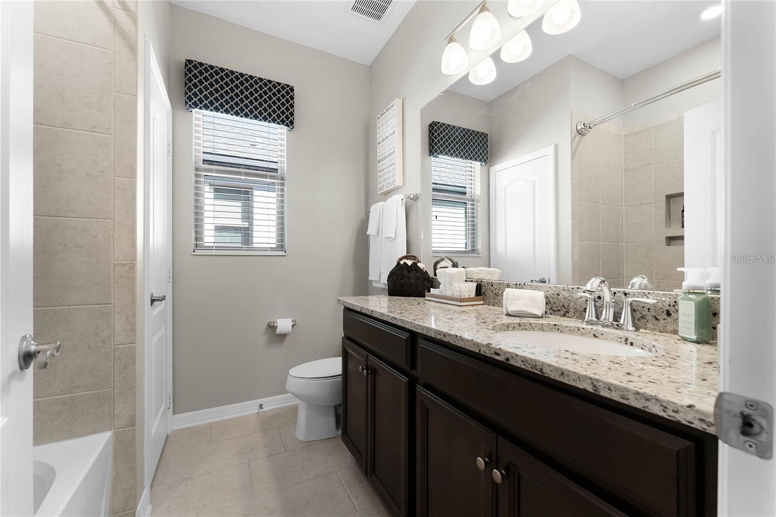 NARCOOSSEE DEL SOL - Residential Lease