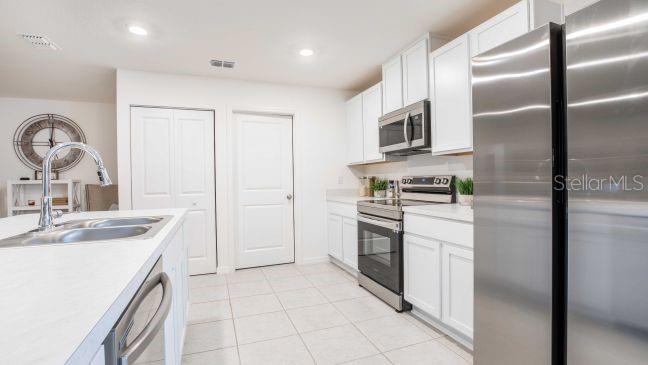 2144 HIBISCUS PLACE