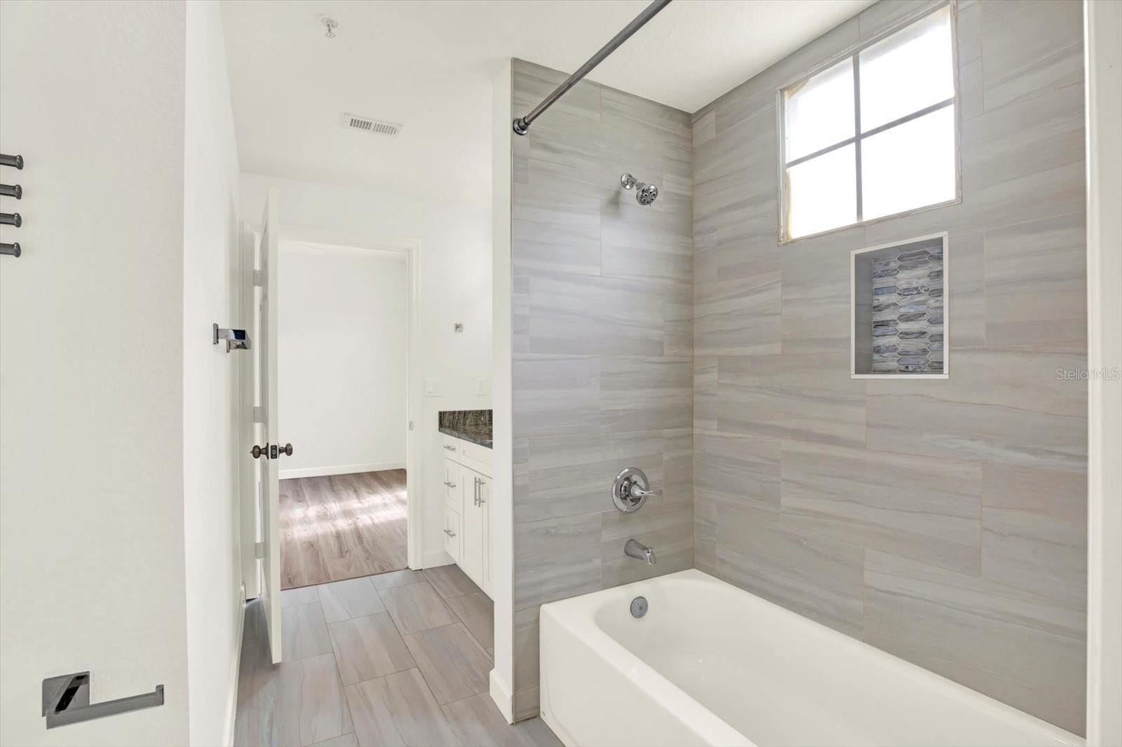 HARBOUR PLACE CITY HOMES A CON - Residential Lease