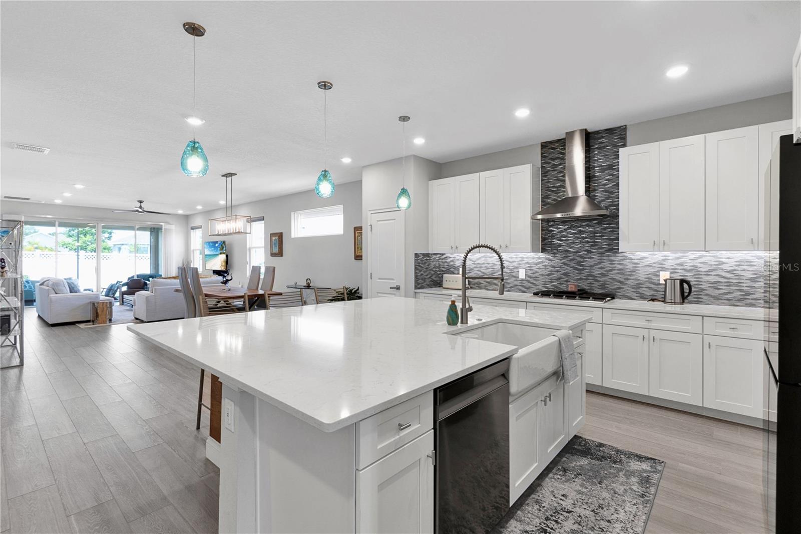 MIRABAY PRCL 8 - Residential