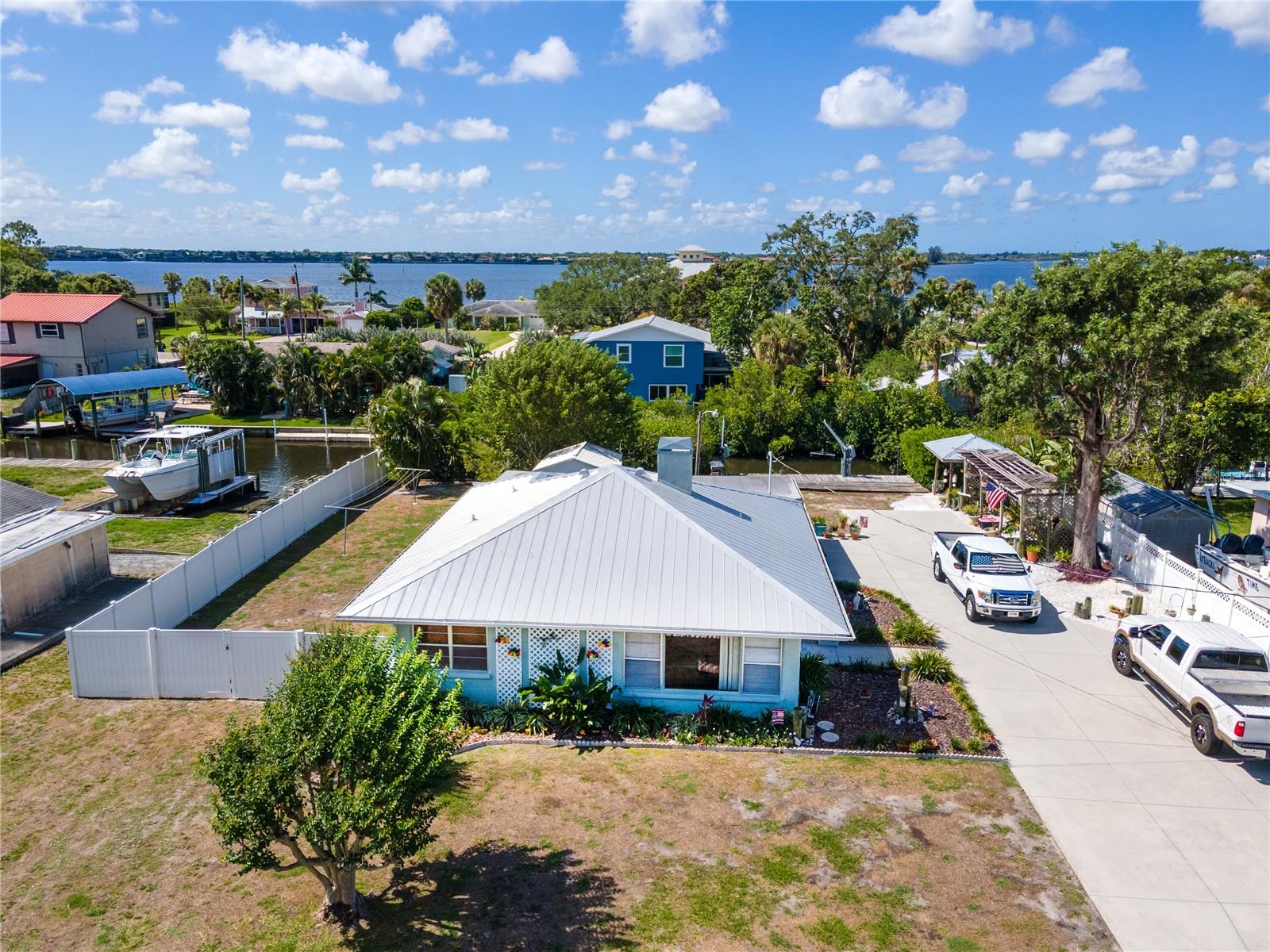 MANALEE - Residential