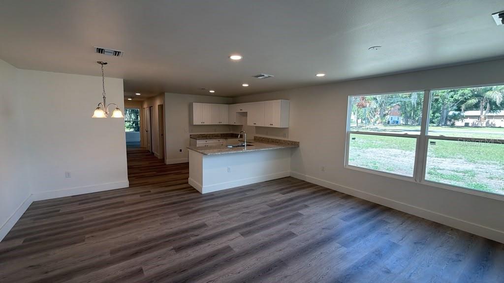 638 W 7TH STREET