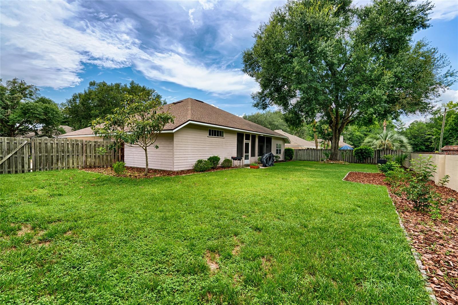 STERLING PLACE - Residential