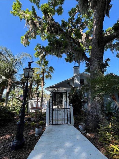 Tiny photo for 629 Helen Street, Mount Dora, FL 32757 (MLS # O6309155)