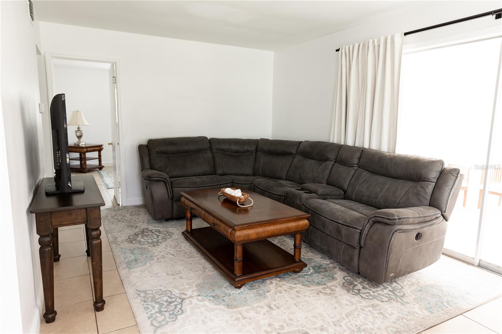 TROPICAL SHORES - Residential