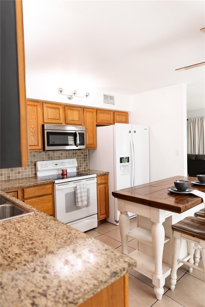 TROPICAL SHORES - Residential