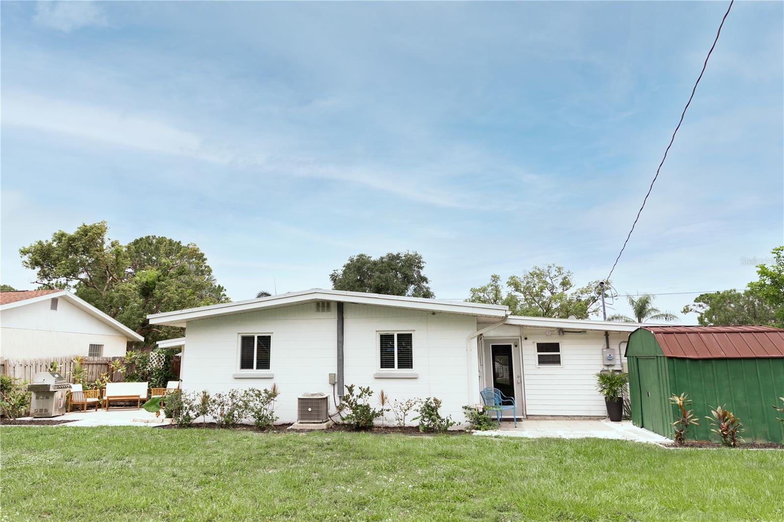 TROPICAL SHORES - Residential