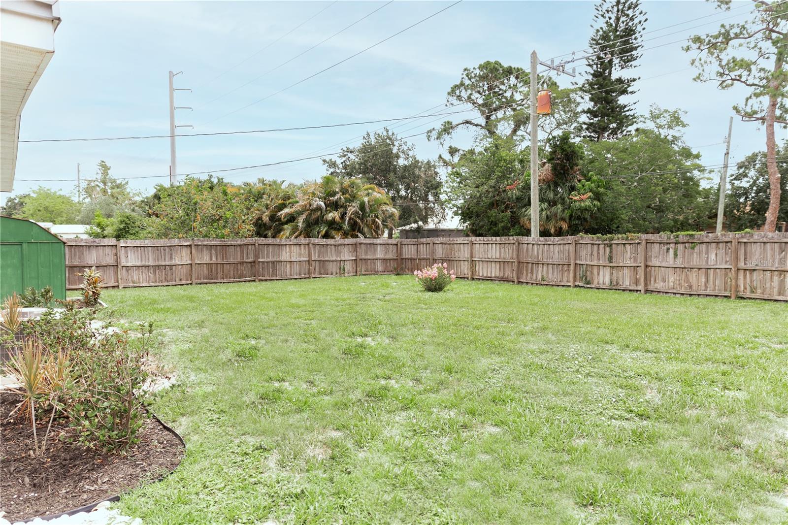 TROPICAL SHORES - Residential