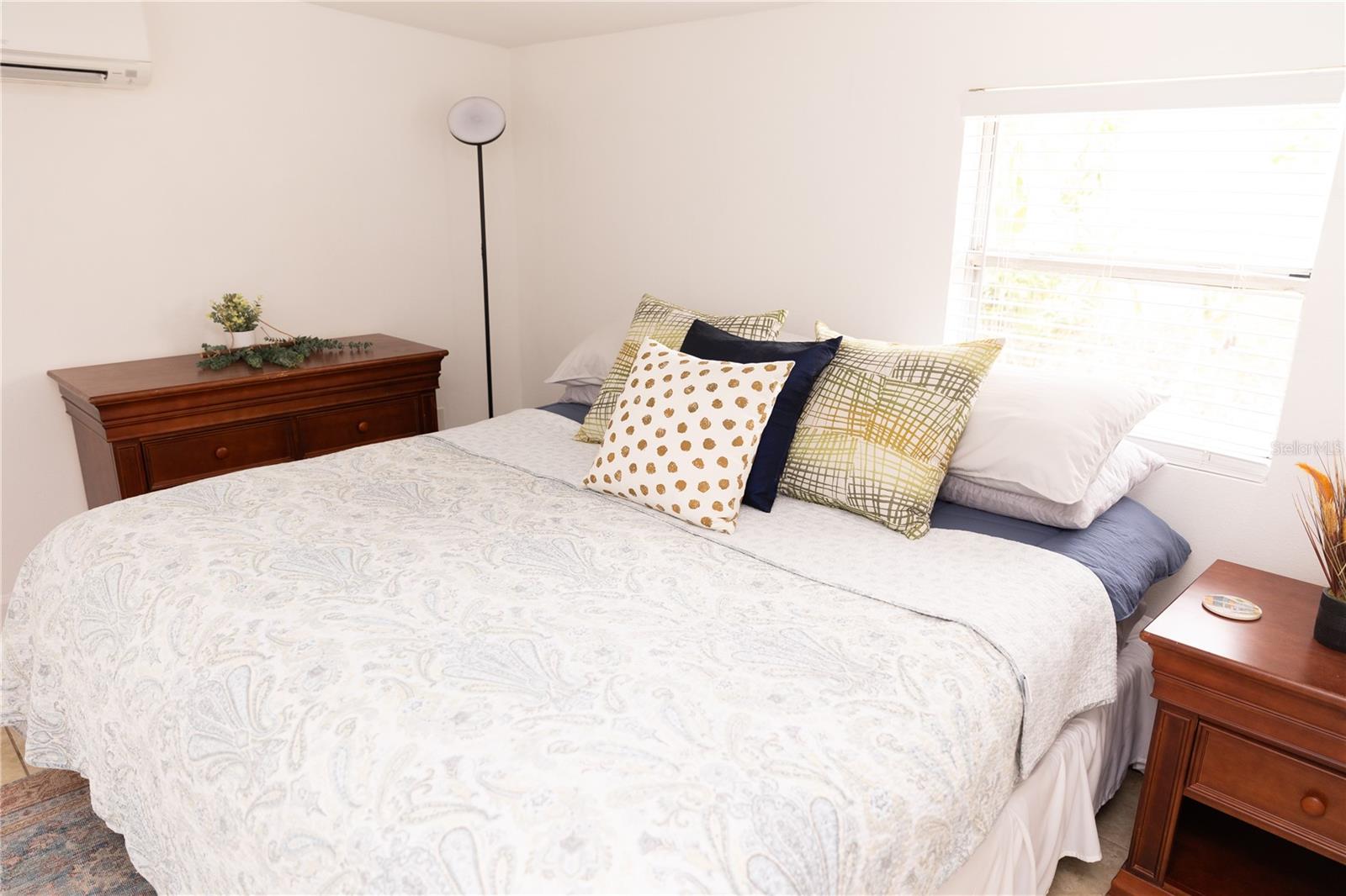 TROPICAL SHORES - Residential