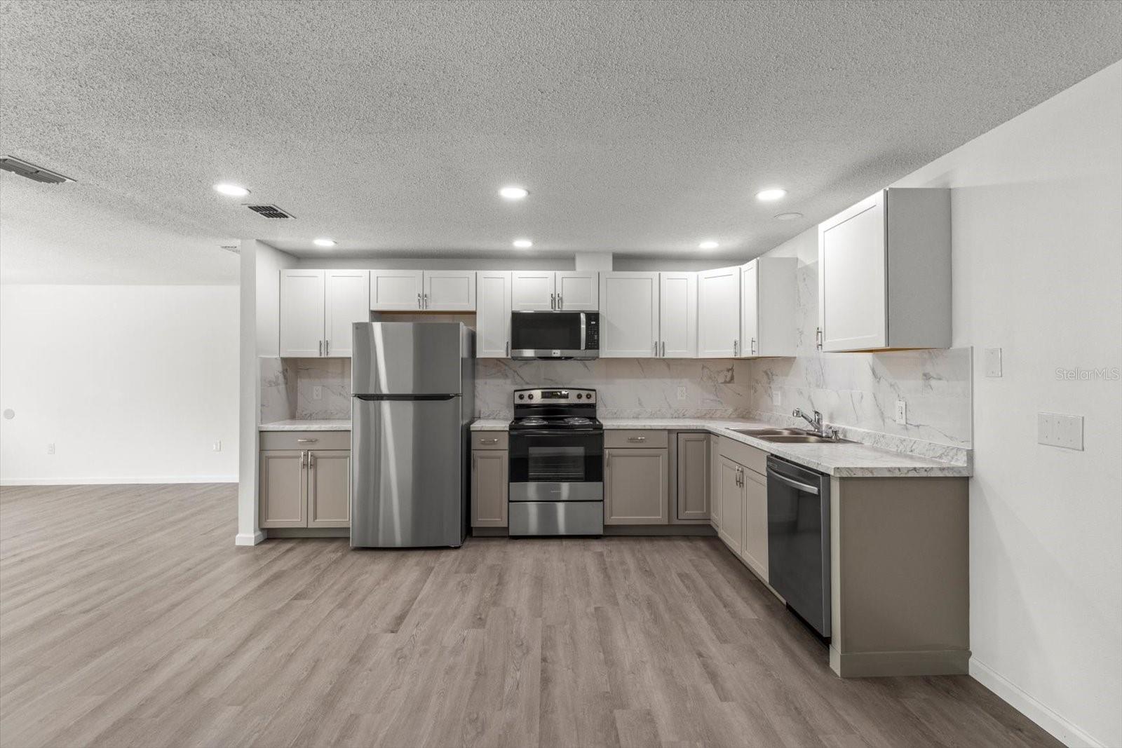INVERNESS HIGHLANDS WEST ADD 01 - Residential