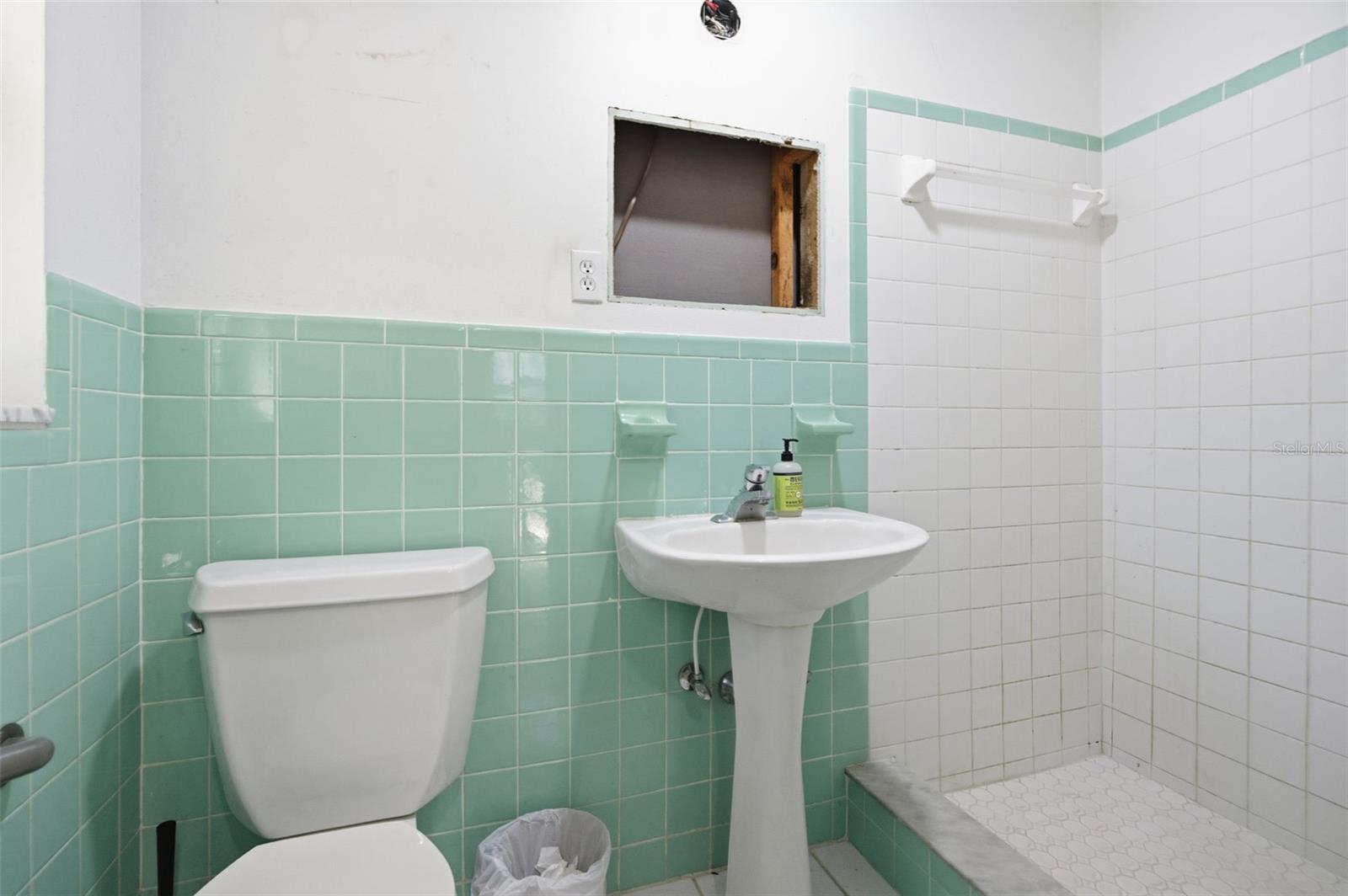 PLEASANT ESTATES - Residential