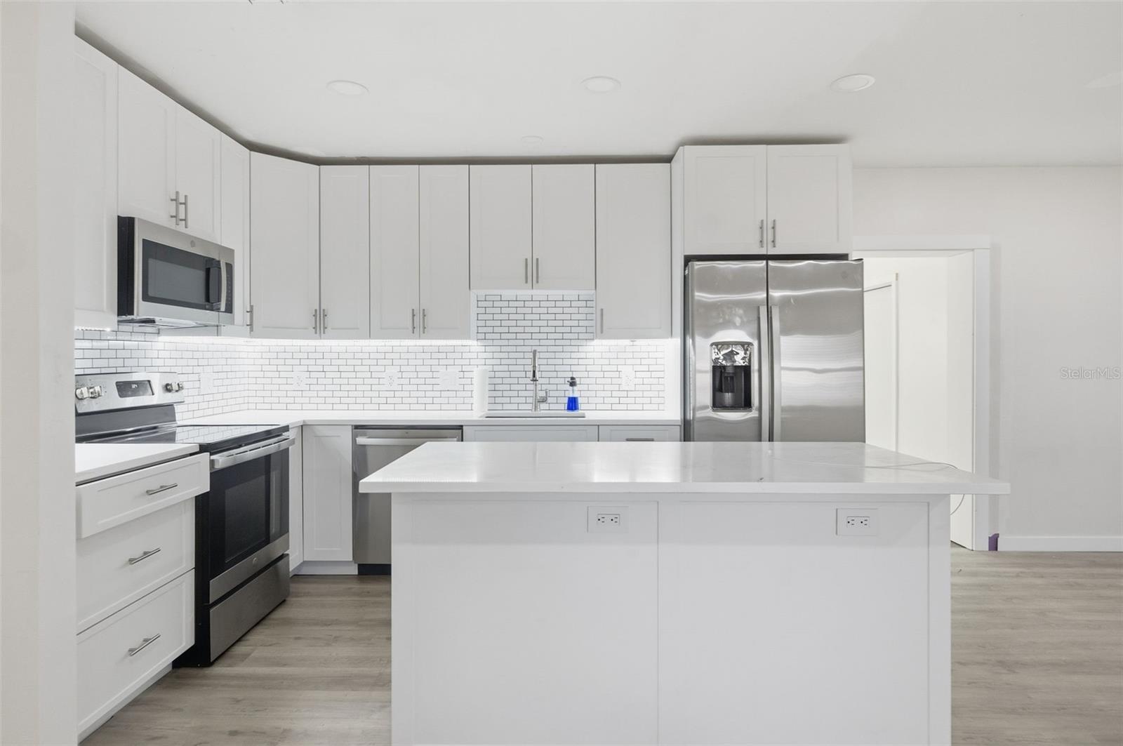 PLEASANT ESTATES - Residential