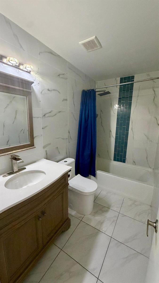 LAKE BENTLEY SHORES CONDO PH 01 - Residential Lease