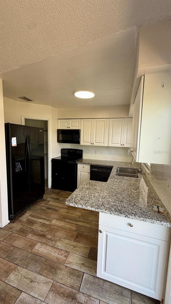 LAKE BENTLEY SHORES CONDO PH 01 - Residential Lease