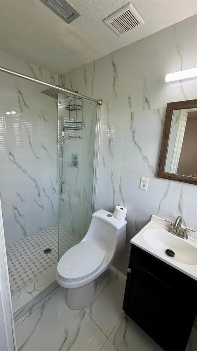 LAKE BENTLEY SHORES CONDO PH 01 - Residential Lease