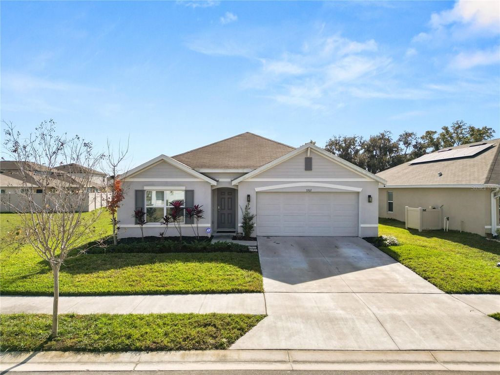 Photo of 3707 Capri Coast Drive, Plant City, FL 33565 (MLS # L4958372)