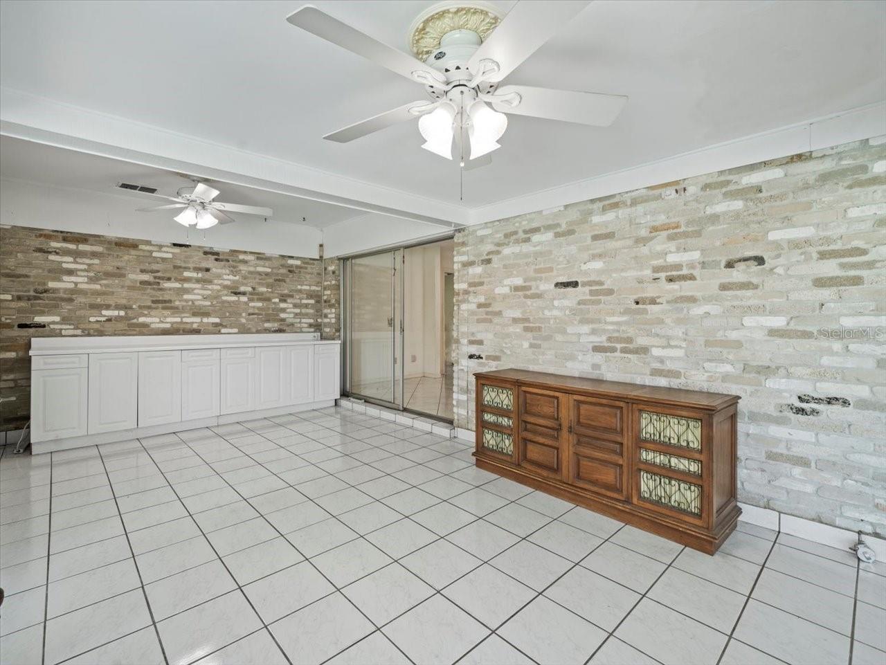 CARROLLWOOD SUB UNIT N - Residential