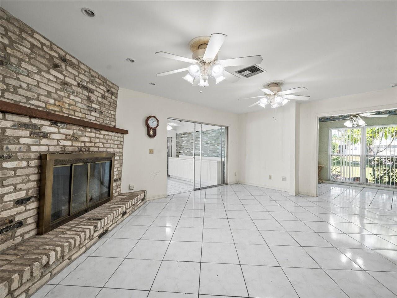 CARROLLWOOD SUB UNIT N - Residential