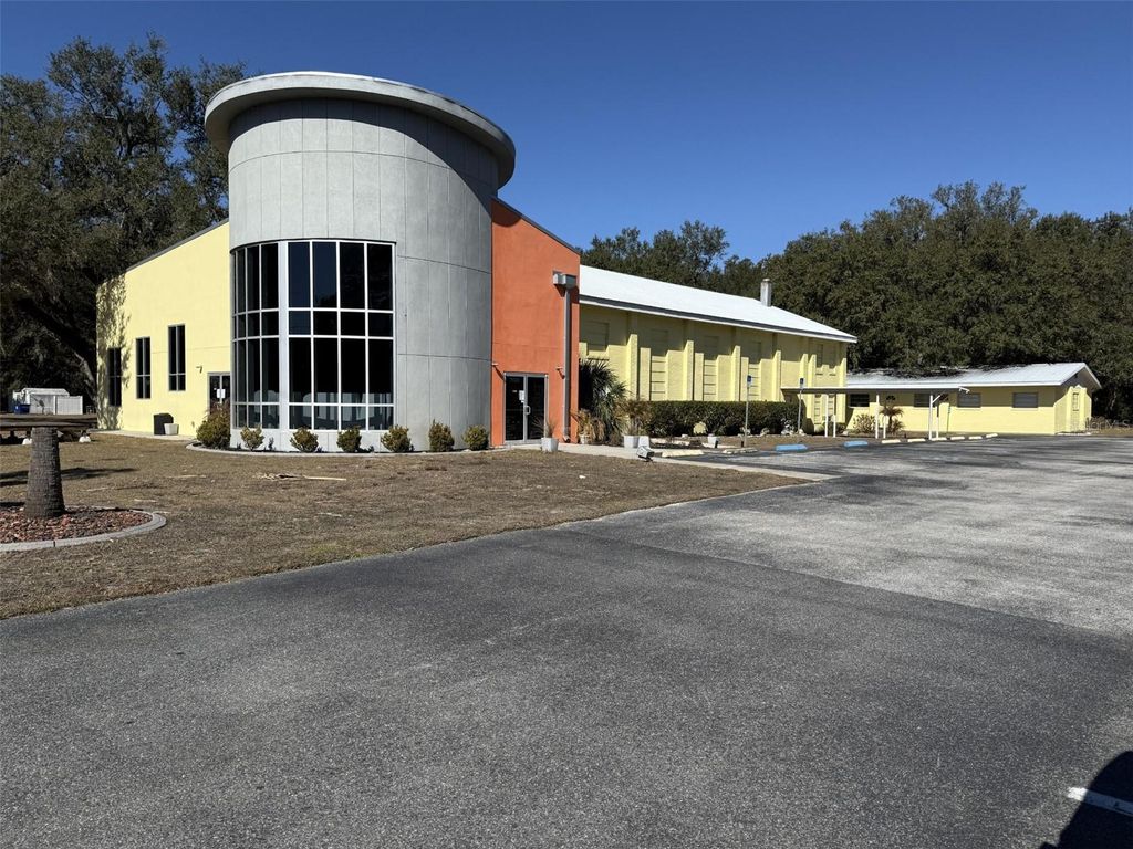 Photo of 2508 Westside Drive, Leesburg, FL 34748 (MLS # G5107950)