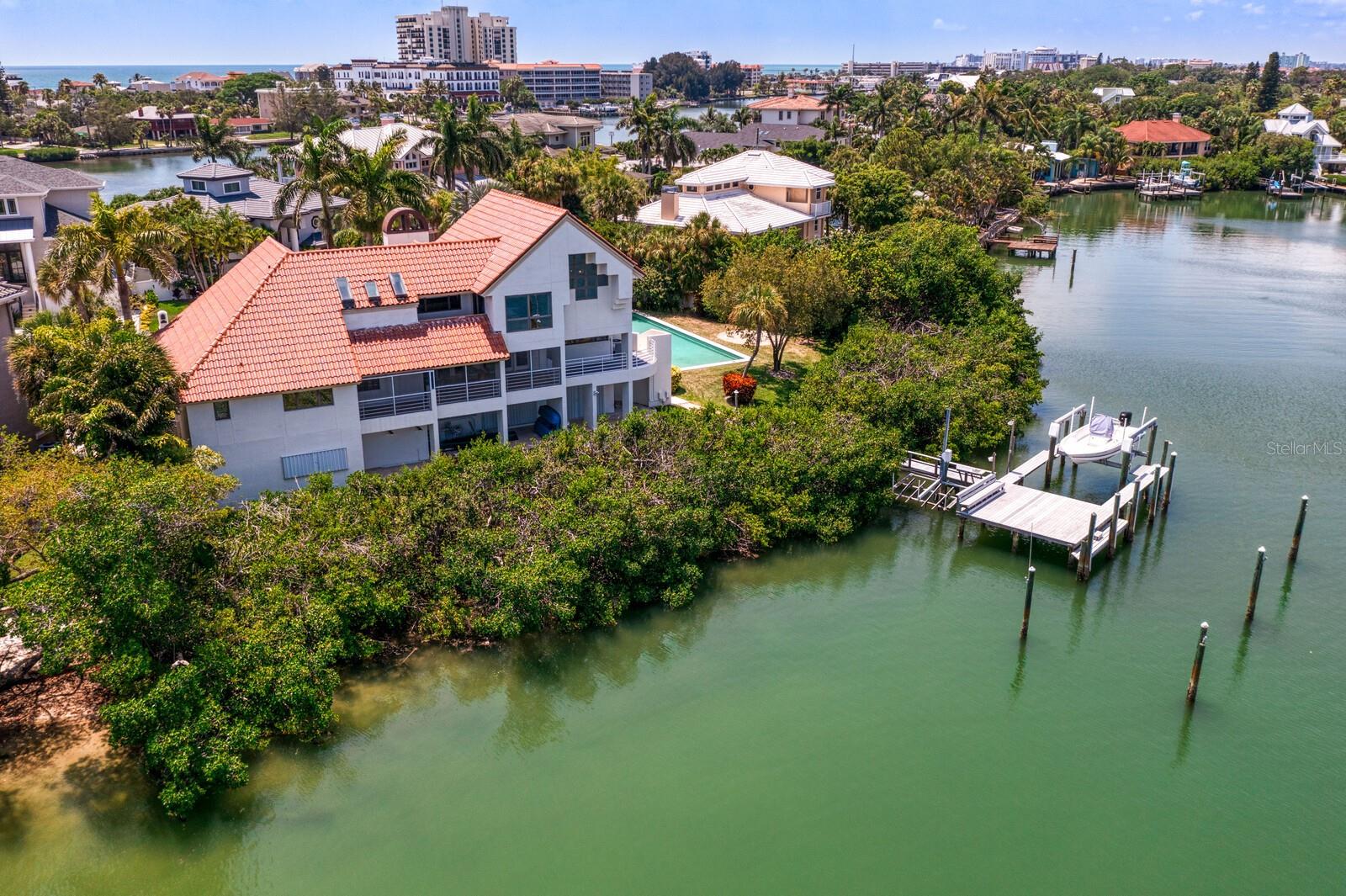 MANGROVE POINTE SUB - Residential