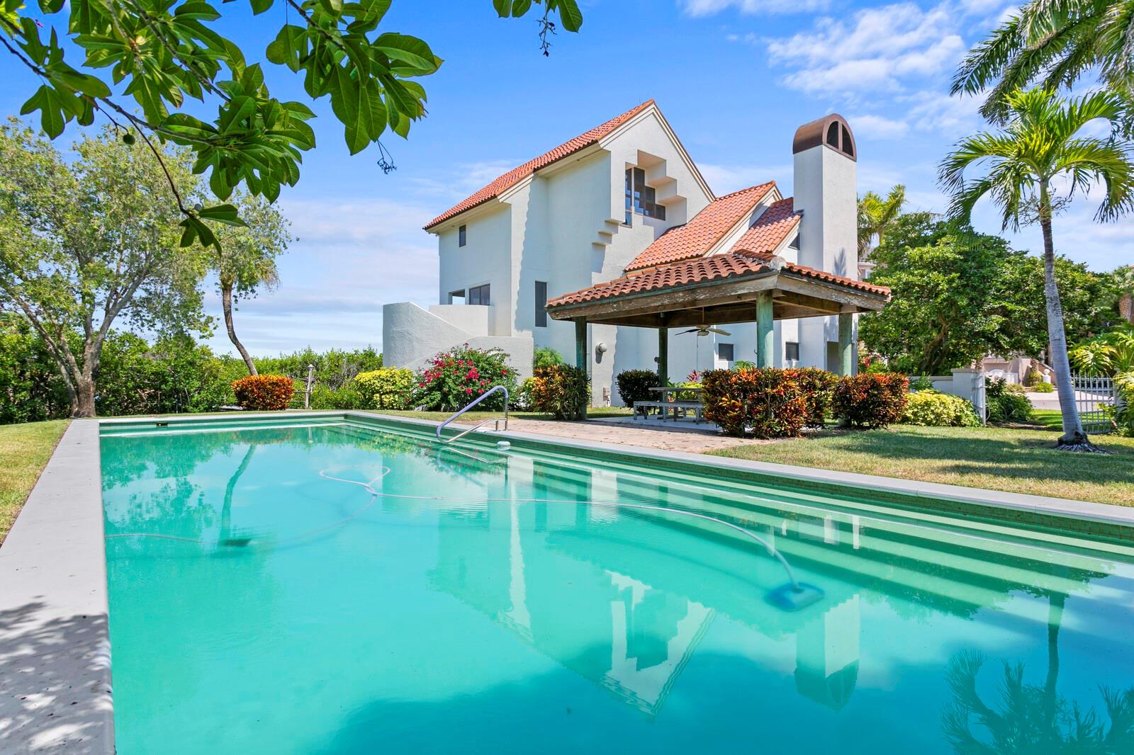 MANGROVE POINTE SUB - Residential